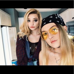 Meet your Posher, Caitlin